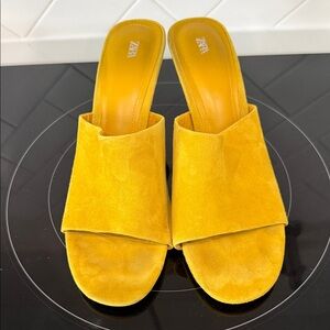 Zara Yellow Suede Open-Toe Mule Slides